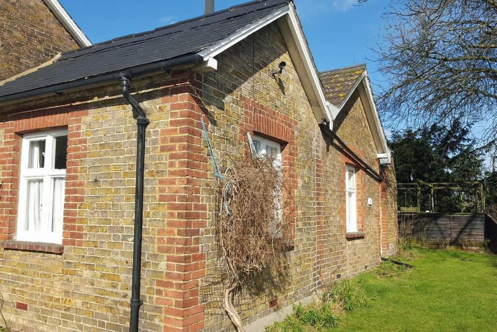 Converted Bungalow In Bexley Лондон Екстериор снимка